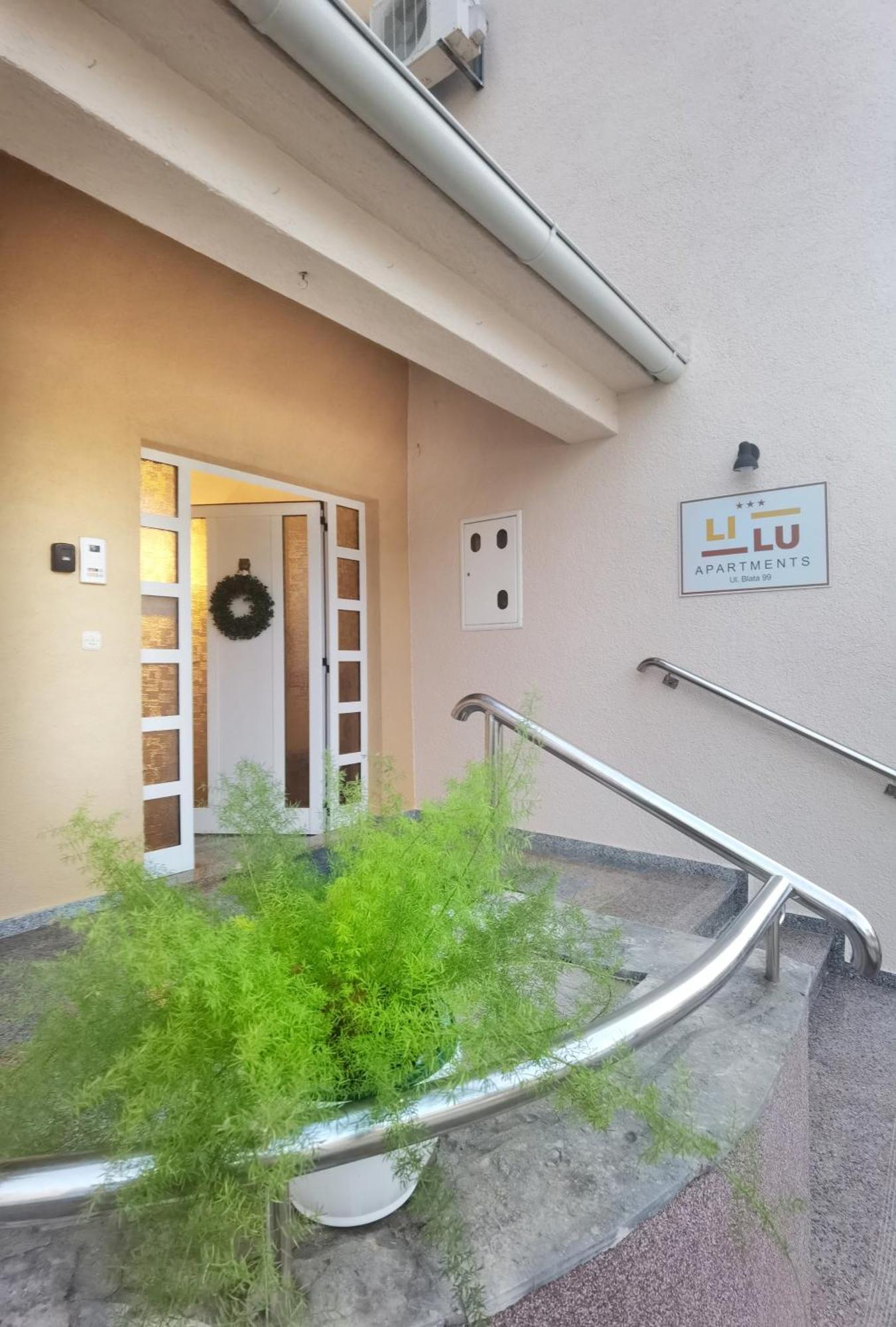 Lilu Apartments โวดีเซ ภายนอก รูปภาพ